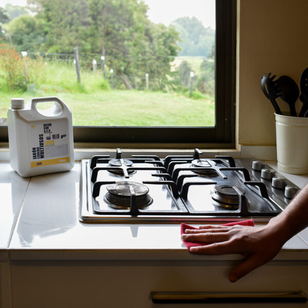 limpieza cocina con galon multiusos torna